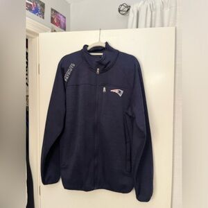 Patriots zip up